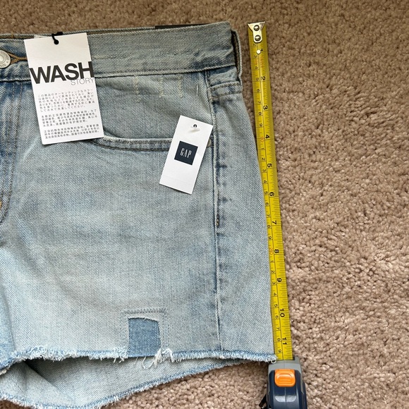 NWT GAP Mid Rise Slim Denim Shorts - Picture 6 of 9